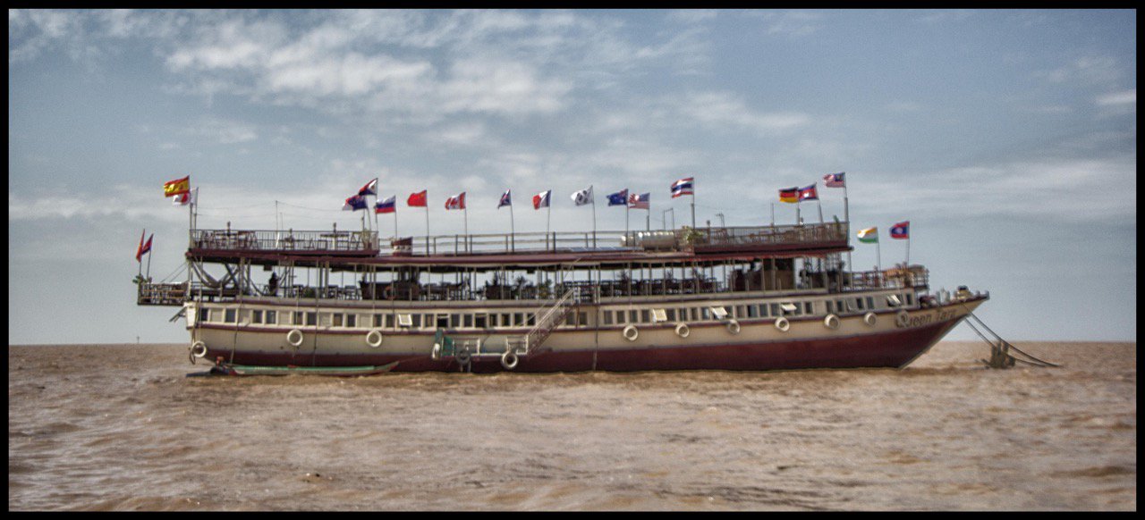 queen tara riverboat